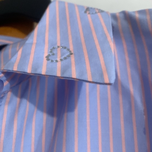 Blouse. P to p is20. Length is 22 - Picture 5 of 7